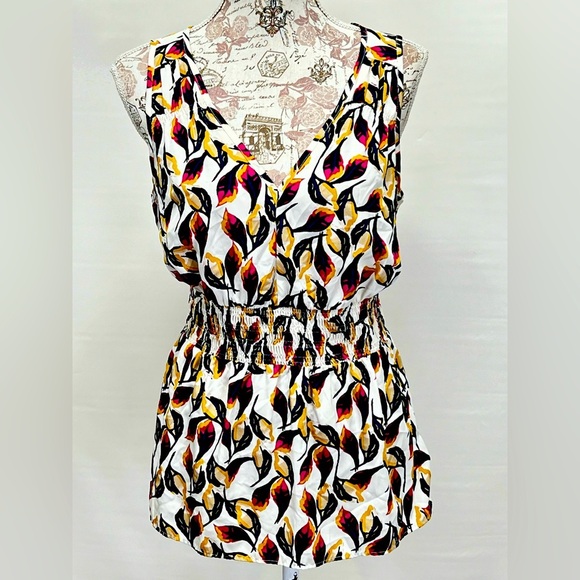 BANANA REPUBLIC White and navy leaf‎ print peplum top size M. - Picture 1 of 12